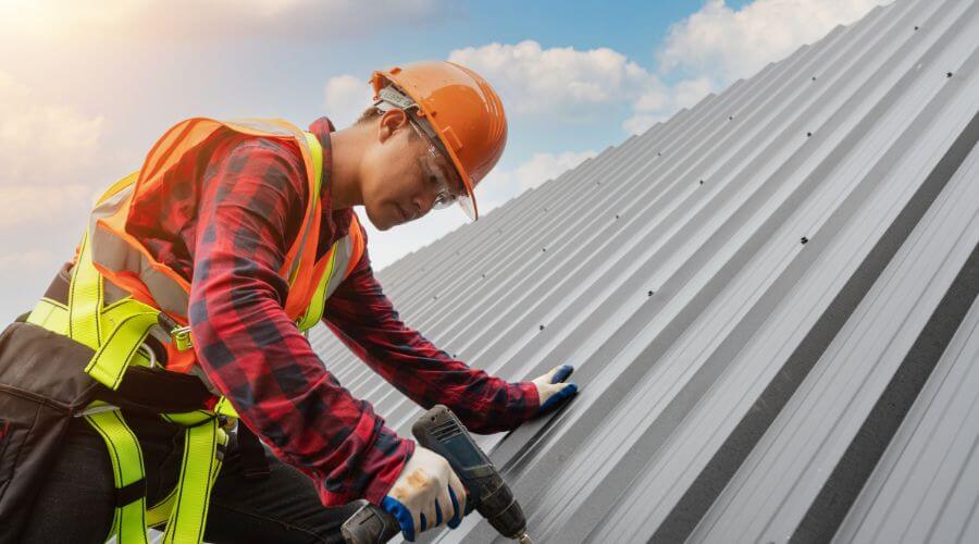 Professional gutter cleaning in Belknap, IL